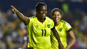 Khadija Shaw scores winner vs Mexico at the CONCACAF W Championship