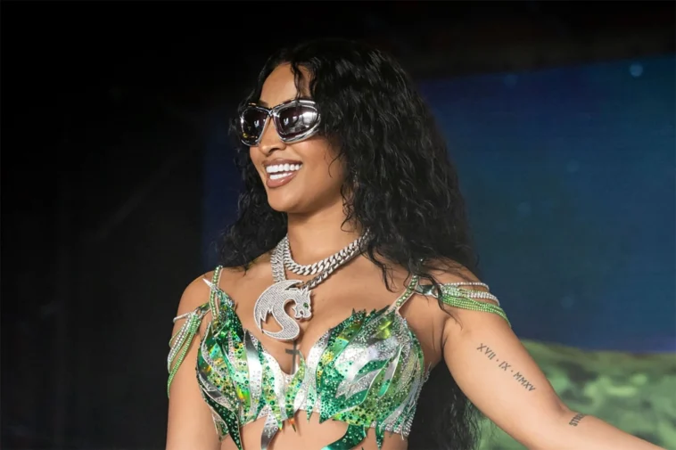 Shenseea performing her set during Coachella 2023