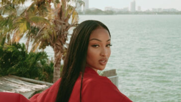 Shenseea looks back during music video for "Die For You."