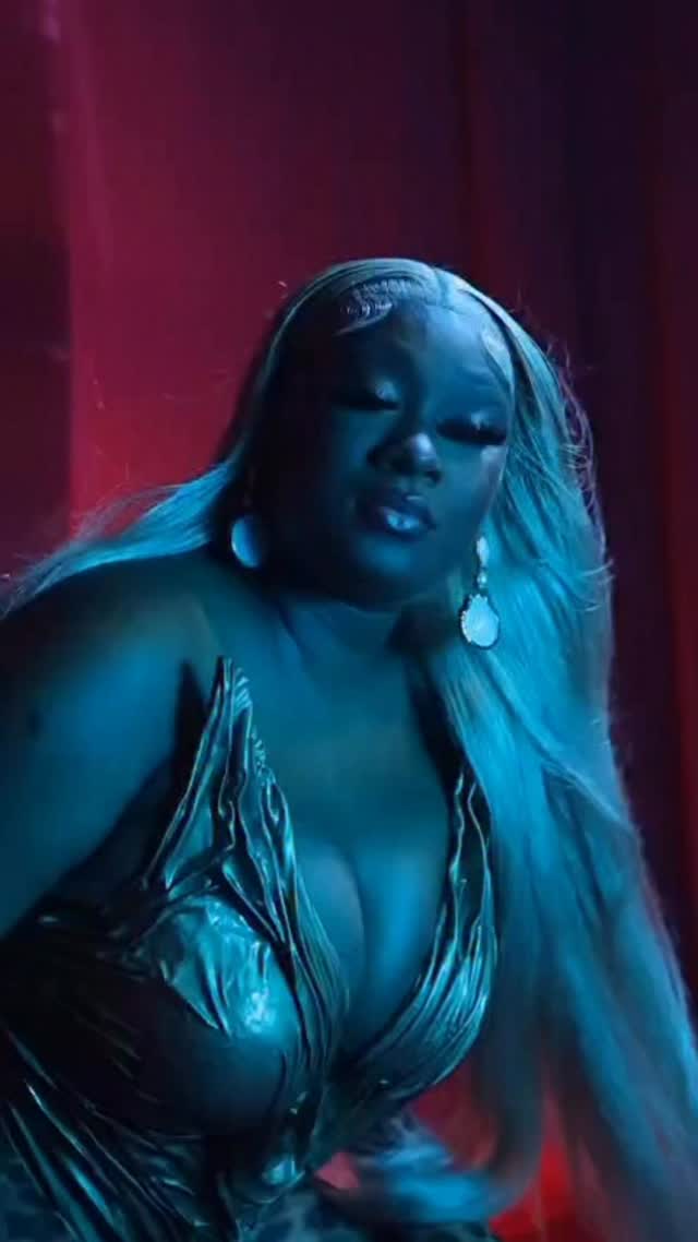 Shaneil Muir looks seductive on the set of her music video for 'Likkle Miss.'