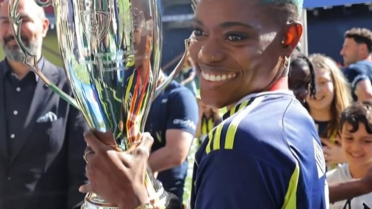 Konya Plummer celebrates the Turkish Women's Super Lig title with Fenerbahce
