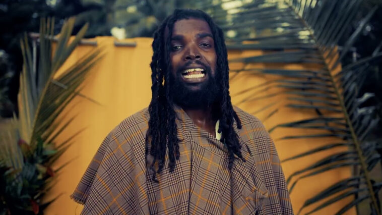 Yaksta performing in the official music video for "Roar."